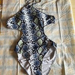 Shein new monokini, snake print swimsuit